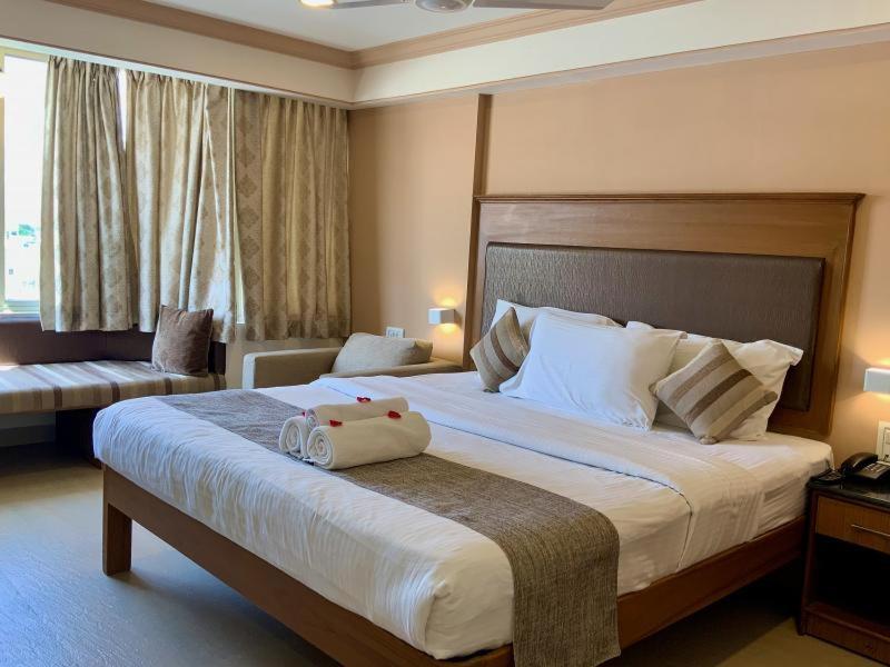 Sai Towers Hotel Puttaparthi Exterior foto