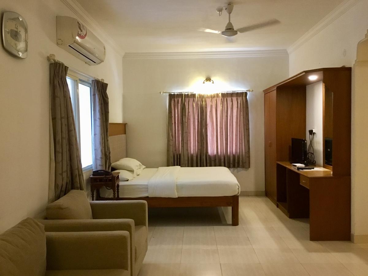 Sai Towers Hotel Puttaparthi Exterior foto
