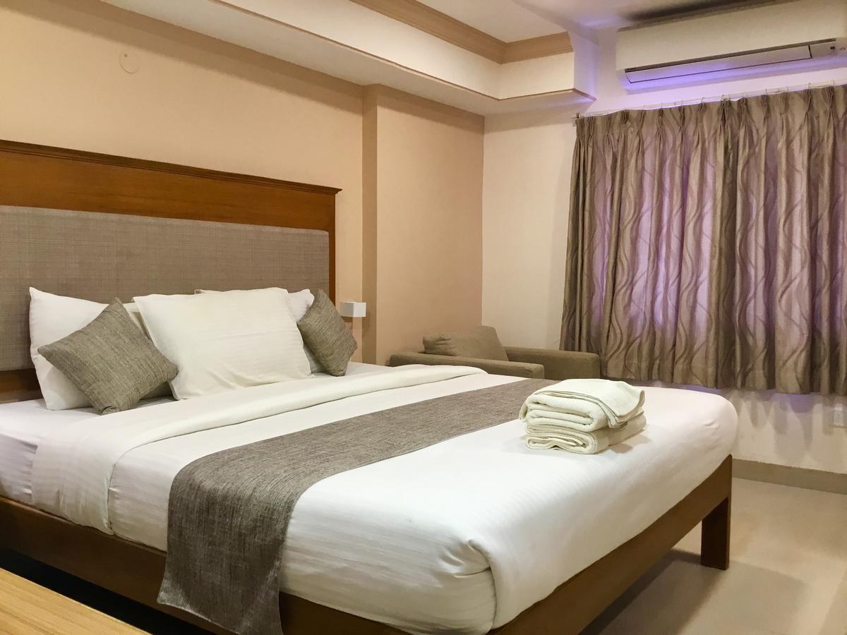 Sai Towers Hotel Puttaparthi Exterior foto