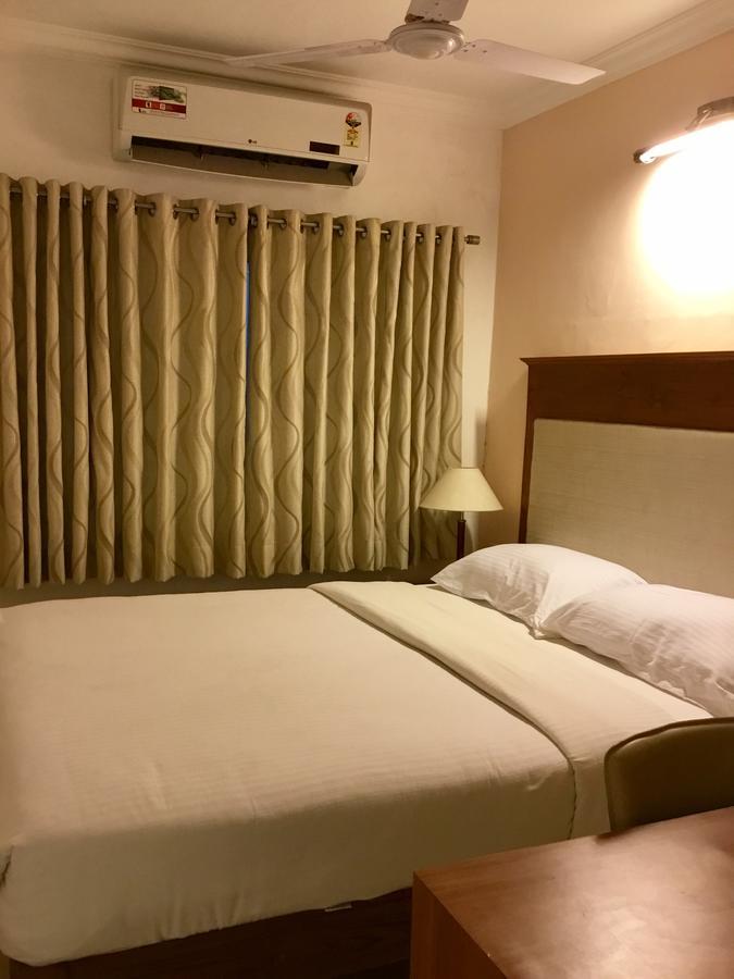 Sai Towers Hotel Puttaparthi Exterior foto