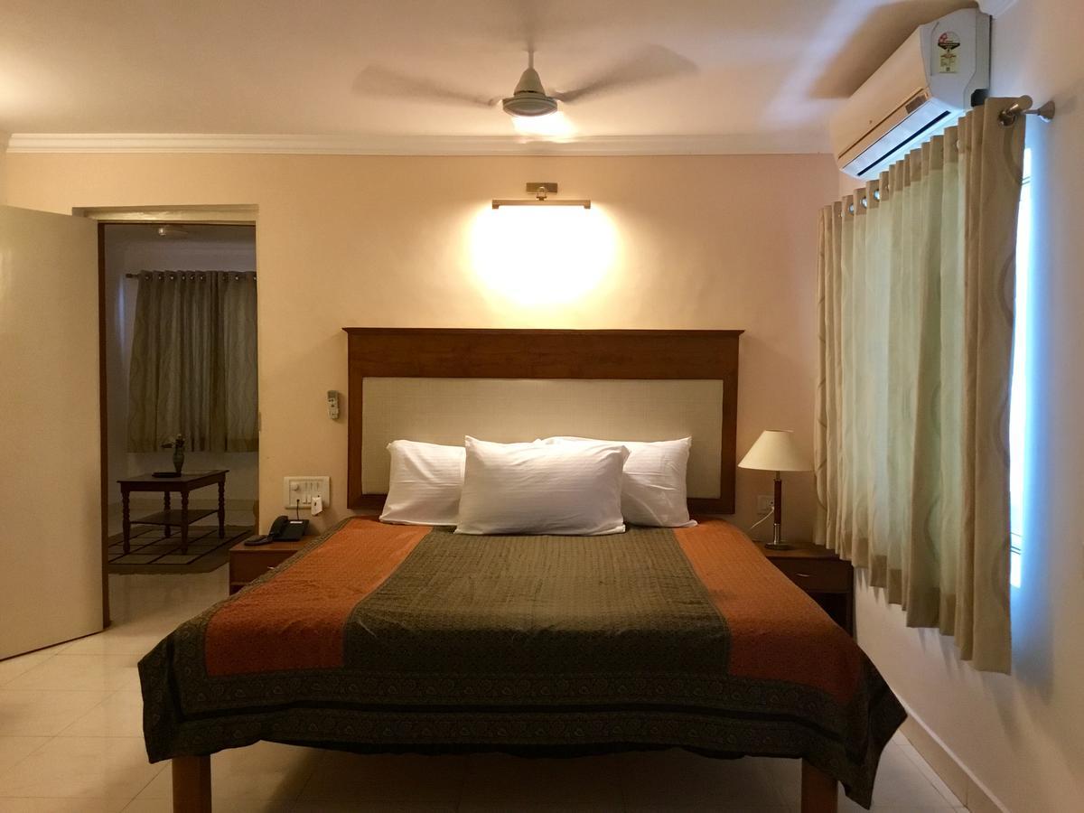 Sai Towers Hotel Puttaparthi Exterior foto