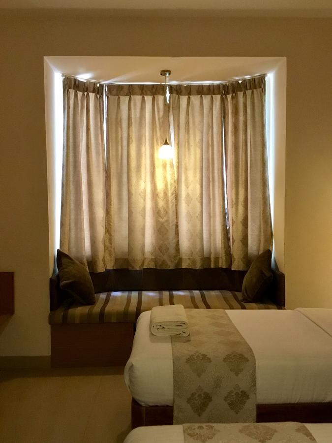 Sai Towers Hotel Puttaparthi Exterior foto