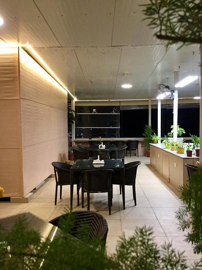 Sai Towers Hotel Puttaparthi Exterior foto