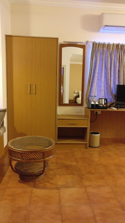 Sai Towers Hotel Puttaparthi Exterior foto