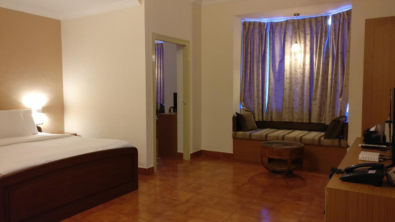 Sai Towers Hotel Puttaparthi Exterior foto